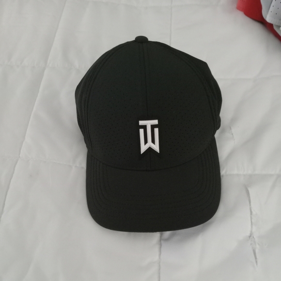 Nike Fitted Hat - Picture 1 of 1